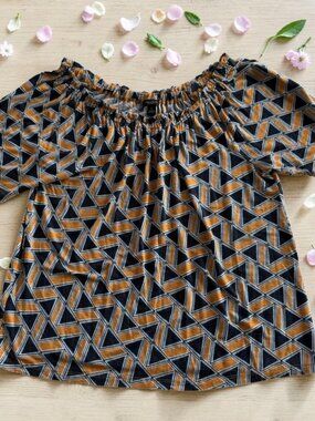 Ann Taylor Factory Womens M Off Shoulder Top‎ Orange Blue White Triangle Print